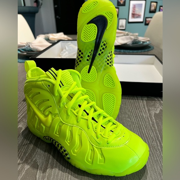 Nike Little Posite Pro "Black/Volt"  GS - Picture 3 of 6